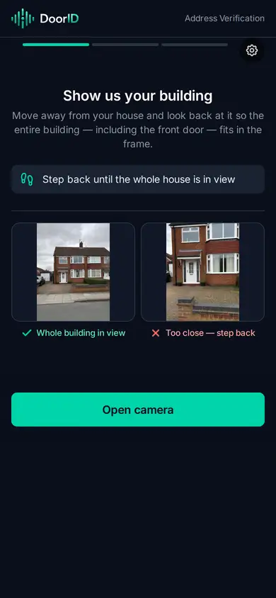The coaching screen before the first capture: Show us your building, with the three instructions and a reference example of a good capture.